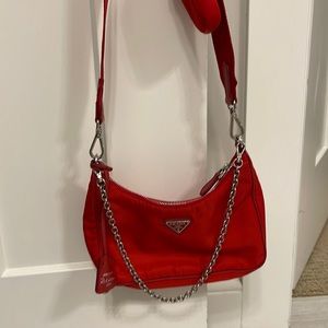 Prada re-edition 2005 chain bag. RARE COLOR!